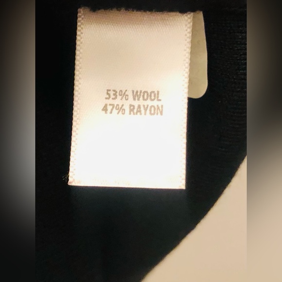 ST JOHN Milano Knit Cocktail Dress. - Picture 5 of 7